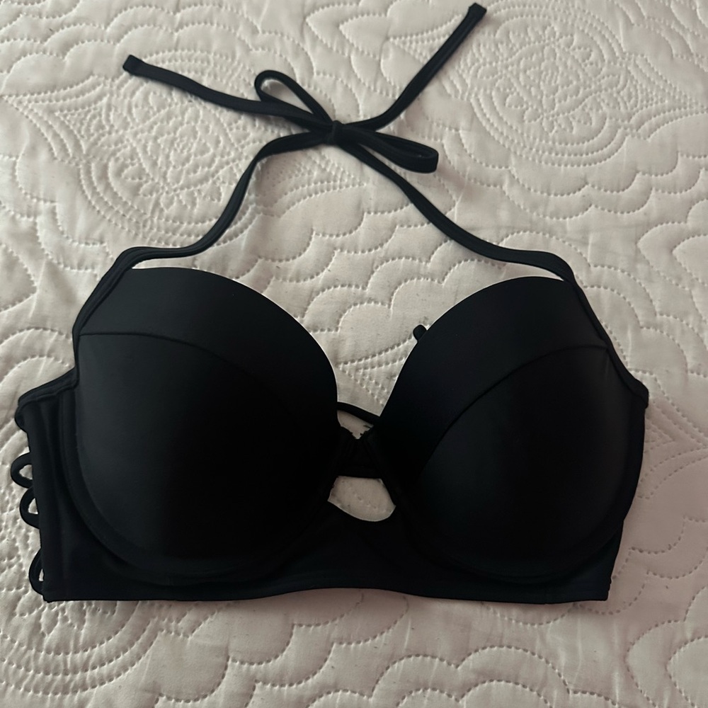 NWT Abercrombie and Finch bikini top